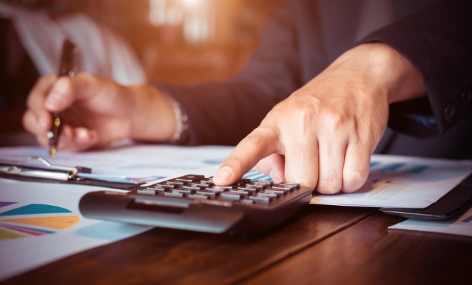 How Businesses Benefit from Working with a Chartered Accountant